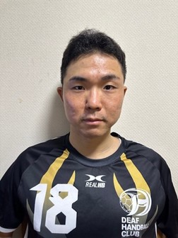 翁選手の顔写真